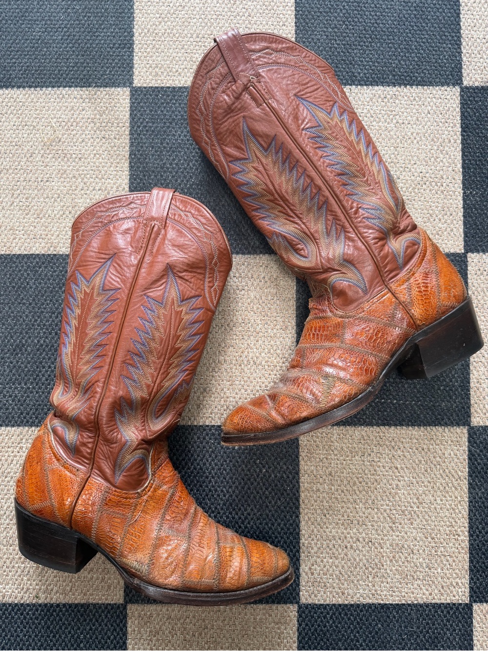 Gorgeous Vintage Larry Mahan Exotic Leather Cowboy boots size 9D 490 white label